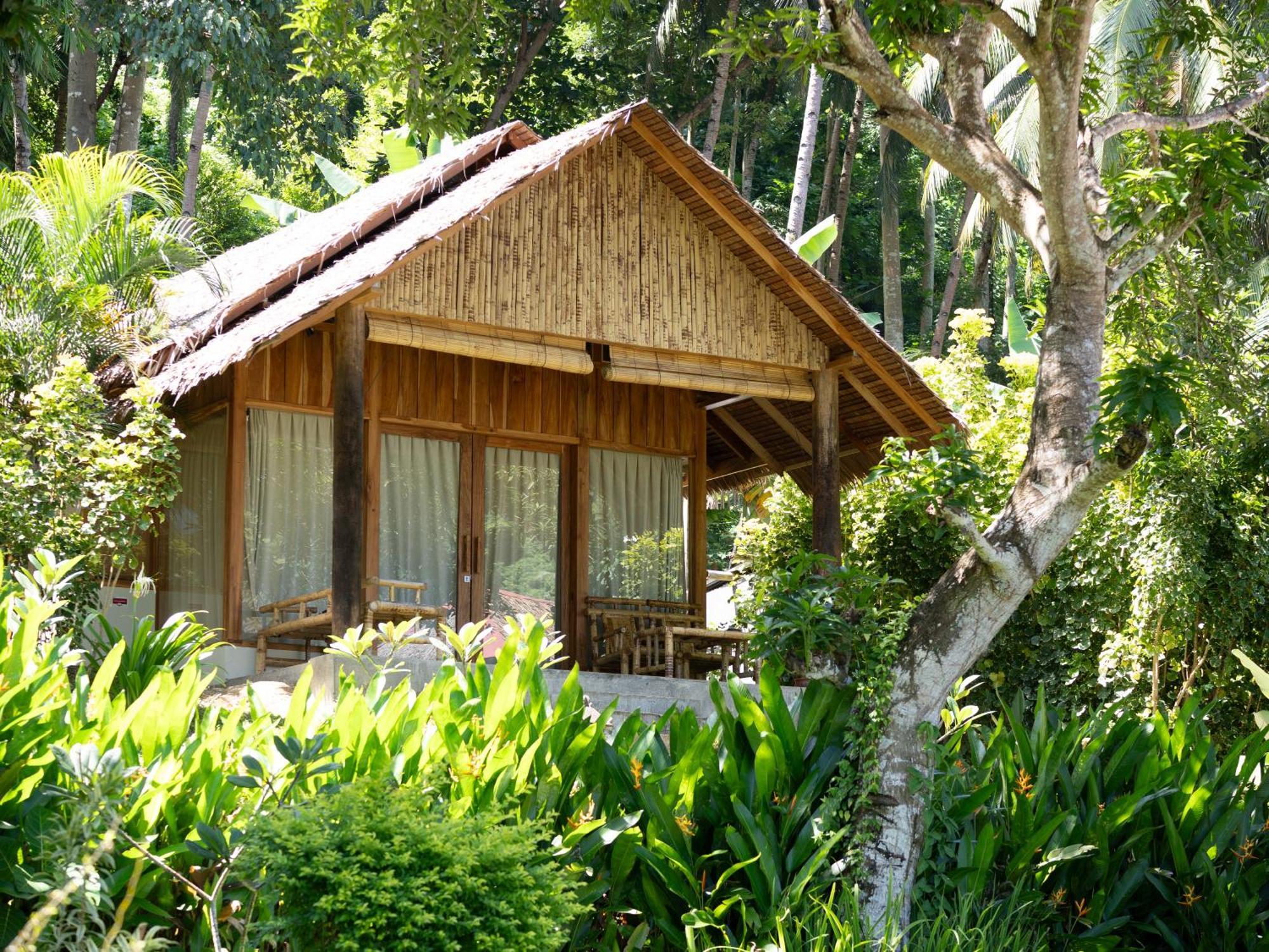 D'Lagoon Dive Resort Bitung Buitenkant foto